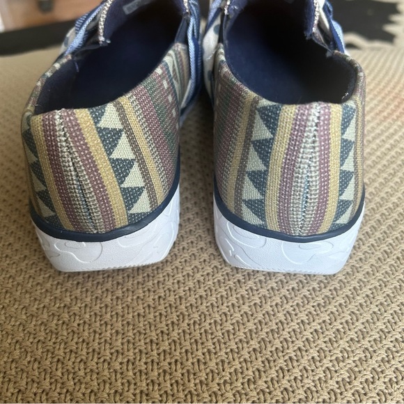 NWT Muk Luks Women’s Boardwalk Stroll Sneakers. Women’s 9 Memory Foam - Picture 8 of 8